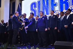 Wakil Ketua Umum partai NasDem Resmi Lantik Pengurus DPW Partai NasDem Jawa Barat Periode 2024 - 2029 di Hotel Papandayan Bandung Februari 2025